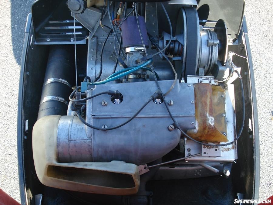 snocom.1974SuperBrute5engine