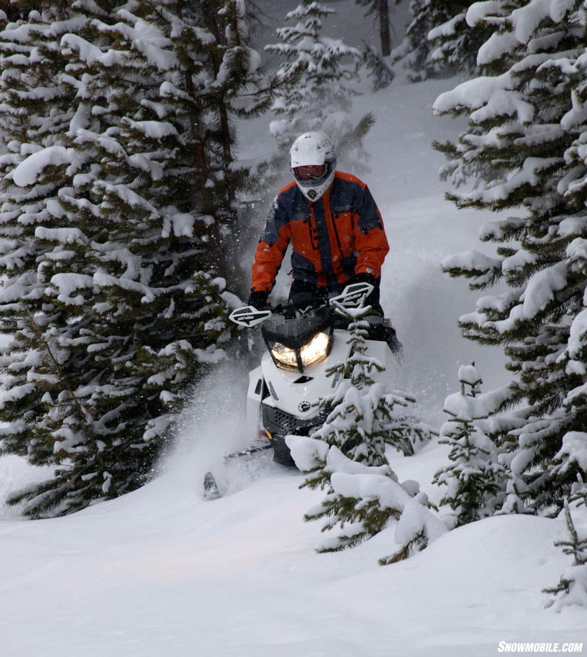 Ski-Doo MXZ TNT 550 Action