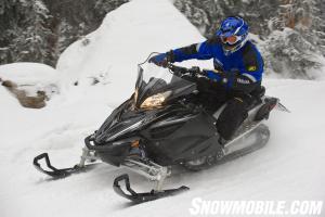 2011 Yamaha Apex SE Action05