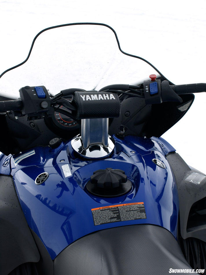 2011 Yamaha Apex SE pilot view