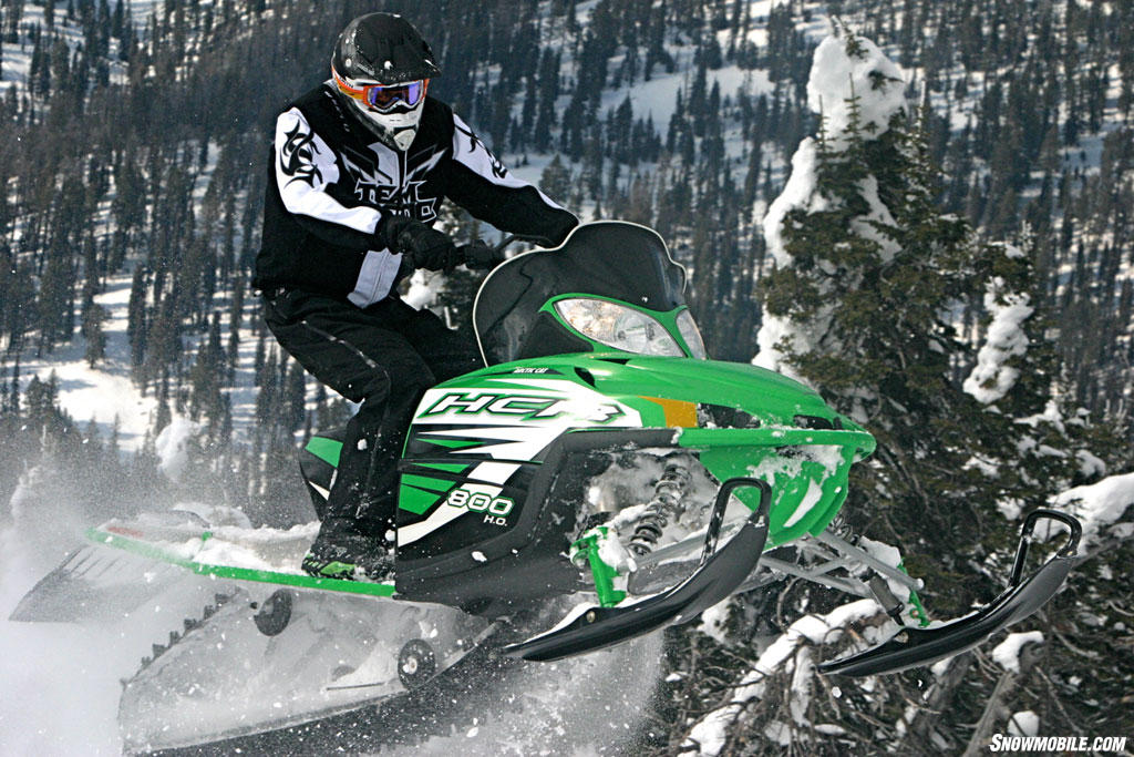 2011 Arctic Cat M8 HCR Action03