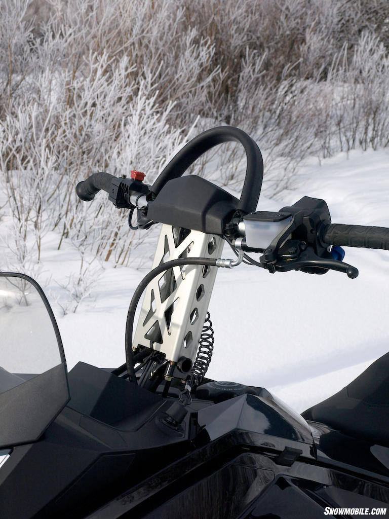 2011 Ski-Doo Tundra Xtreme handlbar