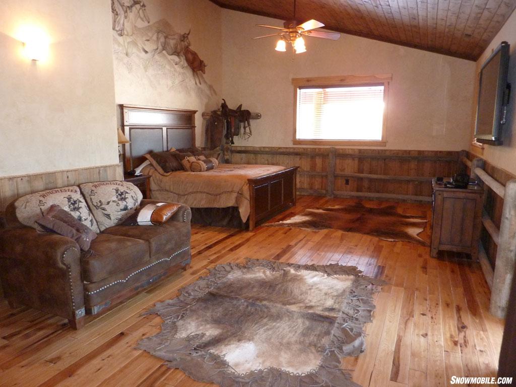 Tabby Mountain Lodge Room