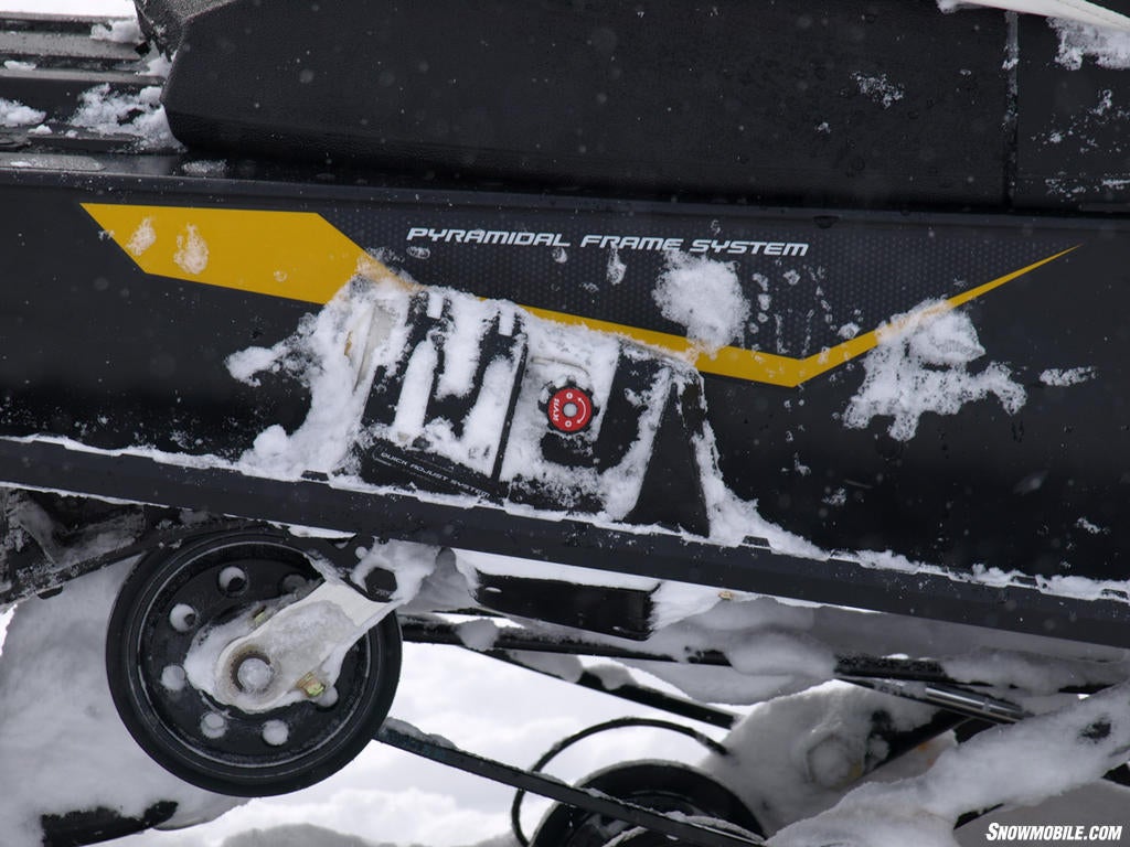 2013 Ski-Doo Renegade X 1200 rMotion knob