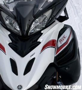 2013 Yamaha Apex SE headlights