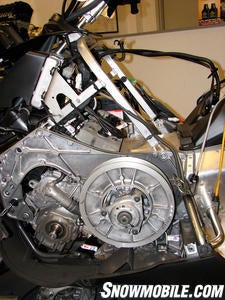 2013-yamaha-nytro-xtx-1-75--sideview-engine_clutch