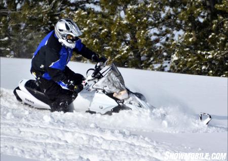 2013-yamaha-phazer-mtx-nosing-into-powder-downhill