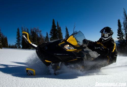 2013 Ski-Doo Renegade X 800 Action 02