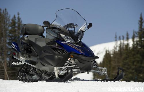 2013 Yamaha Venture Front Right