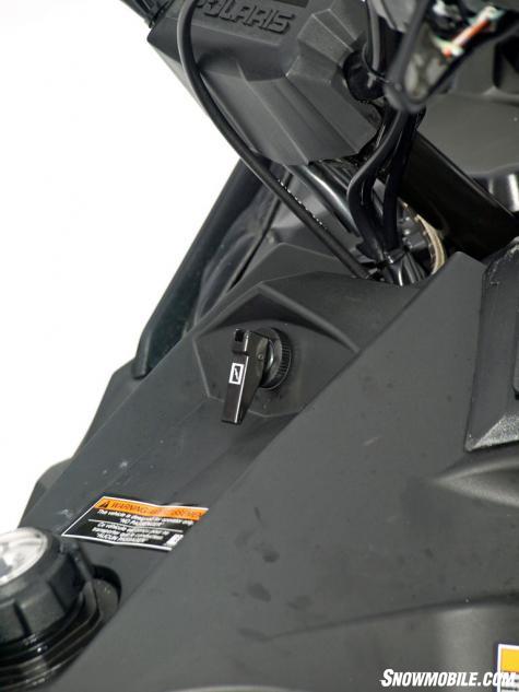 2014-polaris-550-indy-144-choke-lever