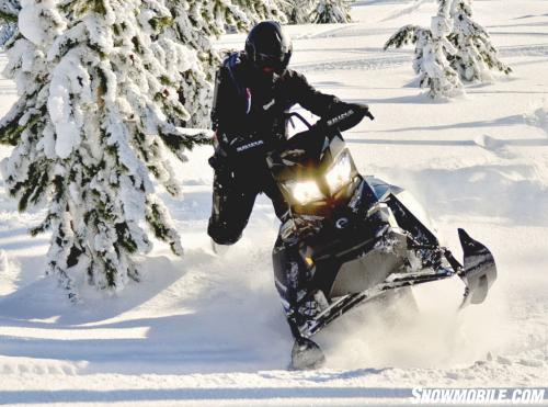 Ski-Doo XM Summit X 880 Powder Front