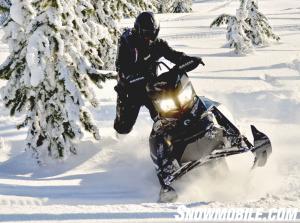 Ski-Doo XM Summit X 880 Powder Front