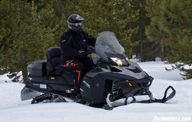 2015 Ski-Doo Expedition SE ACE 900 SE Action