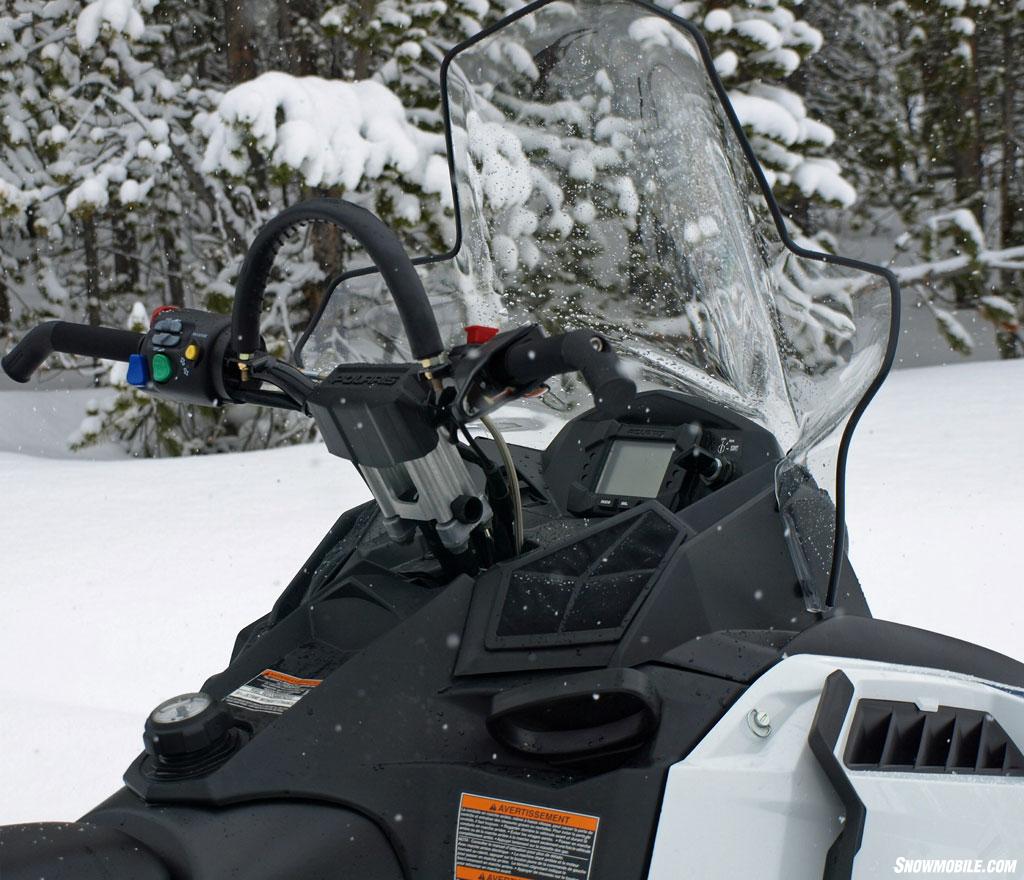 2015 Polaris 600 Indy Voyageur 144 Cockpit