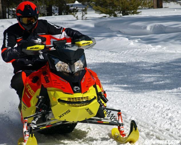 2015 Ski-Doo Renegade XRS 800 ETEC Action Cornering Tight