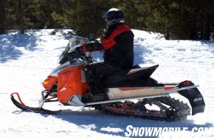 2015 Ski-Doo Renegade Sport 600 ACE Action Side