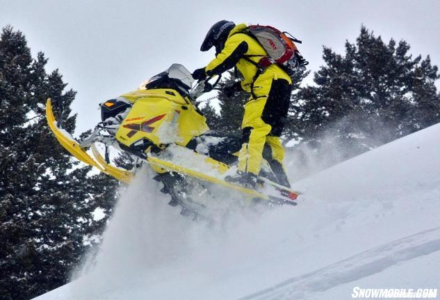 2015 Ski-Doo 800 Summit X T3 Action 04