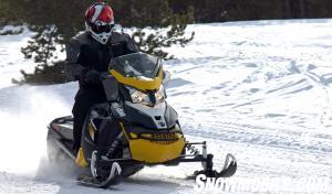 2016 Ski-Doo MXZ Blizzard 800 Action Front