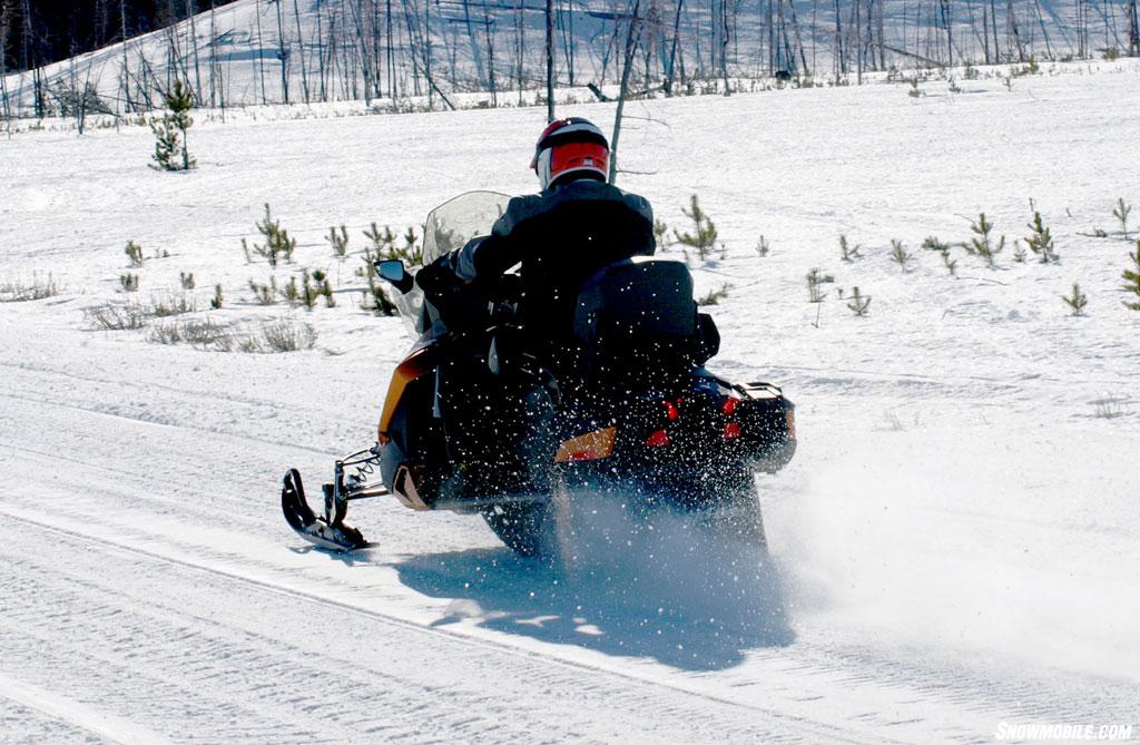 2016 Ski-Doo Grand Touring SE 1200 Action Rear