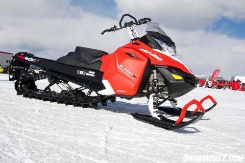 2016 Ski-Doo Summit SP T3 Profile