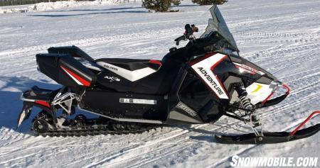 090115-2016-polaris-800-switchback-Adventure-side-view