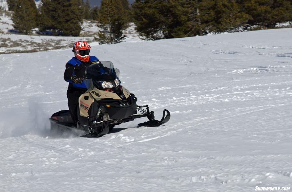 090115-2016-ski-doo-renegade-Enduro-running-across-field