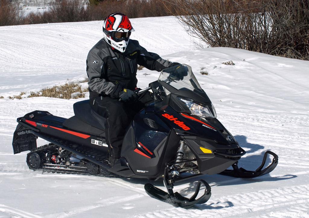 2016-Ski-Doo-Renegade-Adrenaline-800R