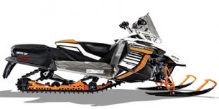 2017_ArcticCat_XF7000_CrossTour.jpg